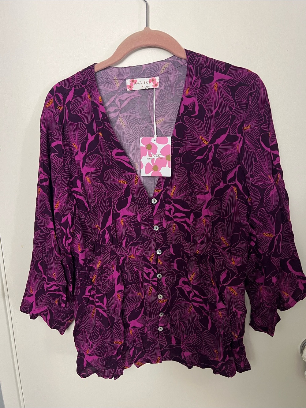 NWT Fighting Eel Top Freya Açaí Chic Magnolia size medium